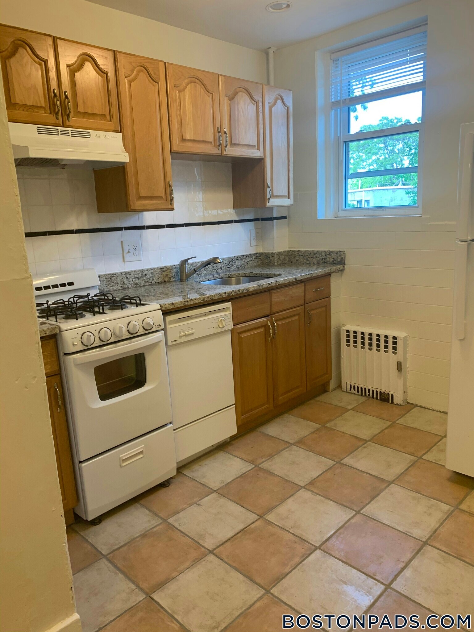 Building Photo - 126 Warren St