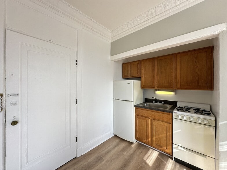 Building Photo - 3810 N Fremont St