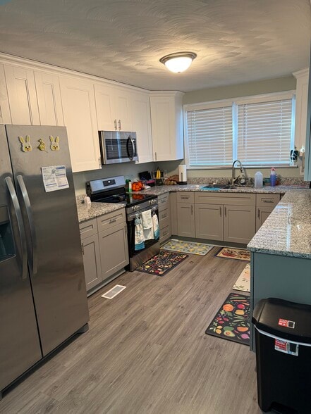 Spacious Kitchen - 1003 Douglas Ave