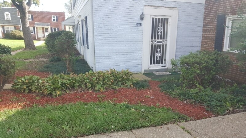 Building Photo - 2517 Colebrooke Dr