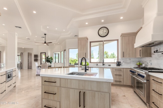 Building Photo - 6900 E Ironwood Dr