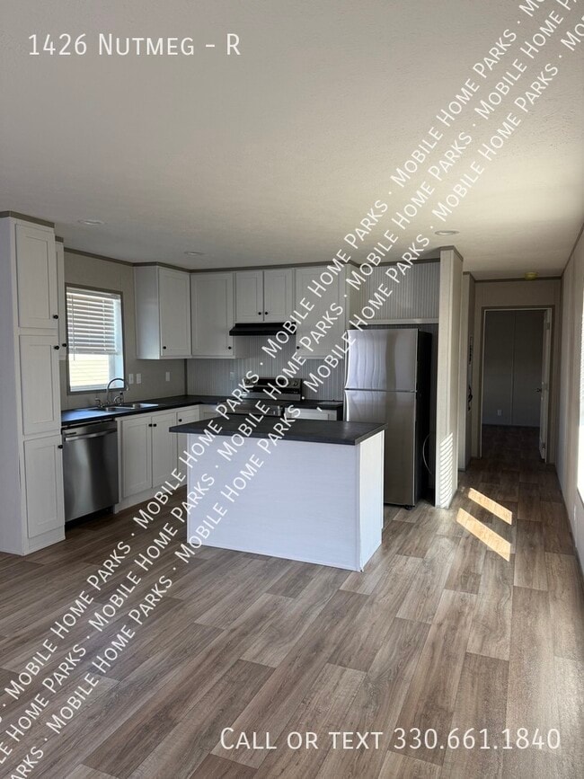 Building Photo - 1426 Nutmeg-R