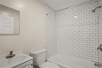 Building Photo - 407 S Aurora St