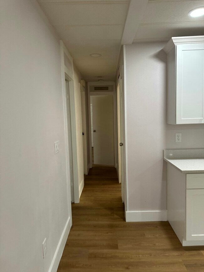 Building Photo - 15 NE 63rd Ct