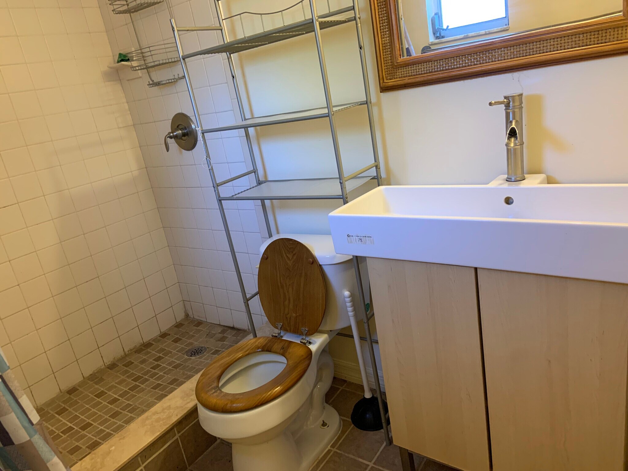 Building Photo - 8736 Overlook Dr