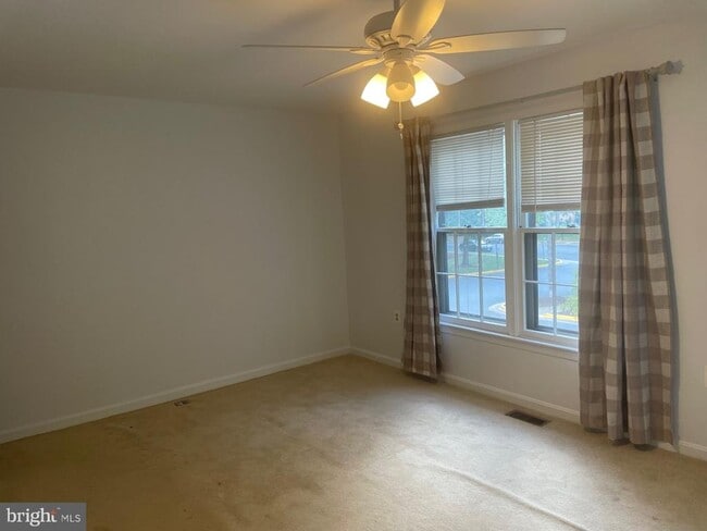 Building Photo - 5405 New London Park Dr