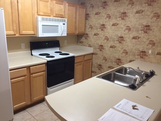 Primary Photo - 303 N Ross St