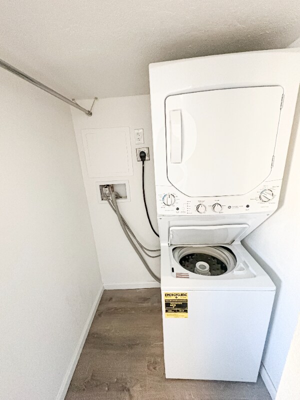 Building Photo - 1110 E Highland Ave