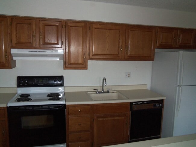 Building Photo - Southwest Littleton, 1 bedroom, 1 bathroom...