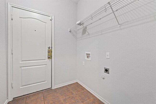 Building Photo - 3721 Pine Needle Cir