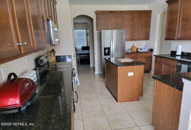 Building Photo - 232 S Field Crest Dr