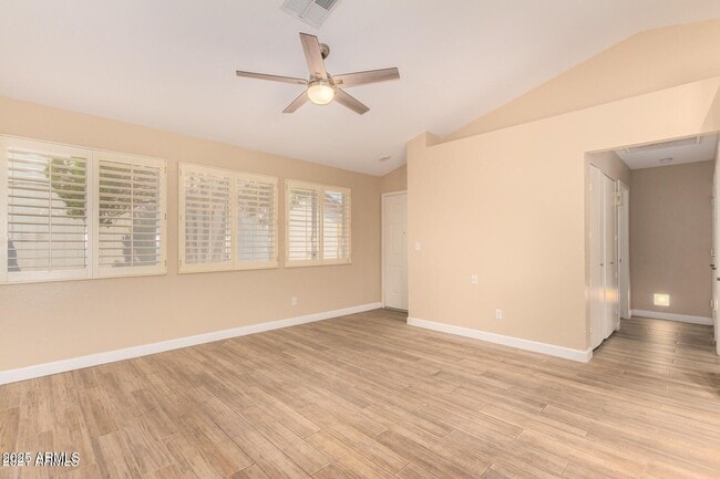 Building Photo - 3013 E Bluefield Ave