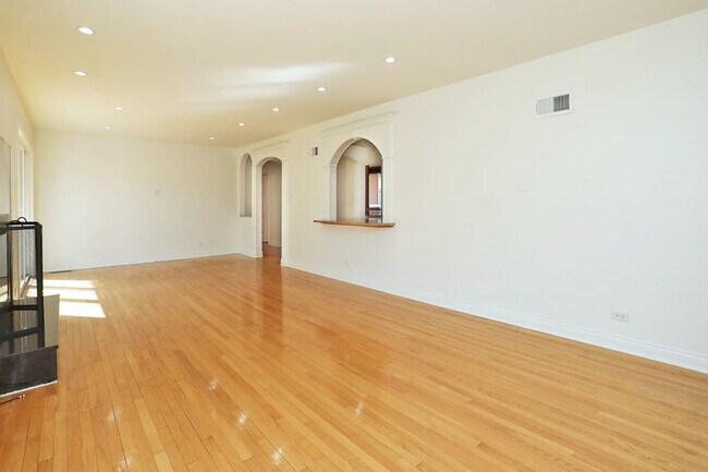 Building Photo - 409 Lexington Dr