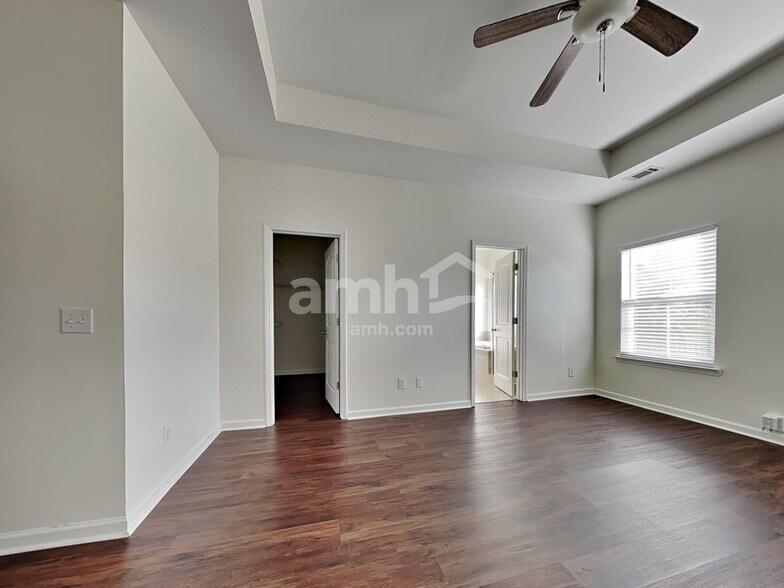 Building Photo - 131 Waverly Way