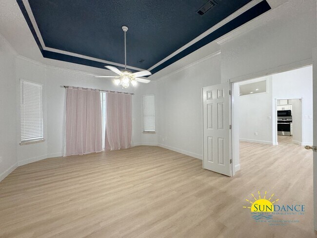 Building Photo - Spacious & Stylish 4-Bedroom Home Near Hurlburt AFB!