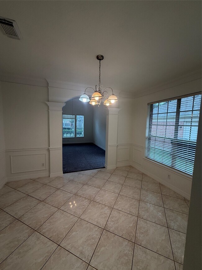 Building Photo - 4163 Surreydon Dr