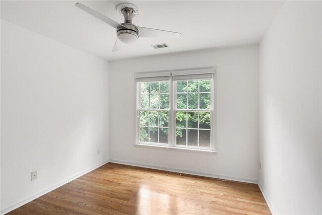 Building Photo - 87 Ormond St SE