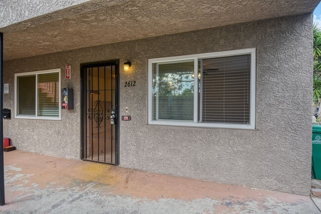 Building Photo - Two Bedroom condo in Pacific Beach