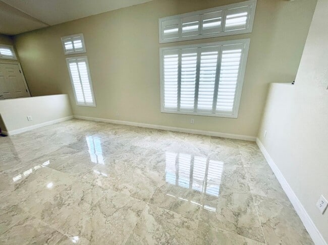 Building Photo - Single-story 4 Bed nestled in the desirabl...