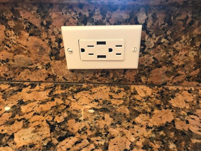 Building Photo - 4573 Artesa Way S