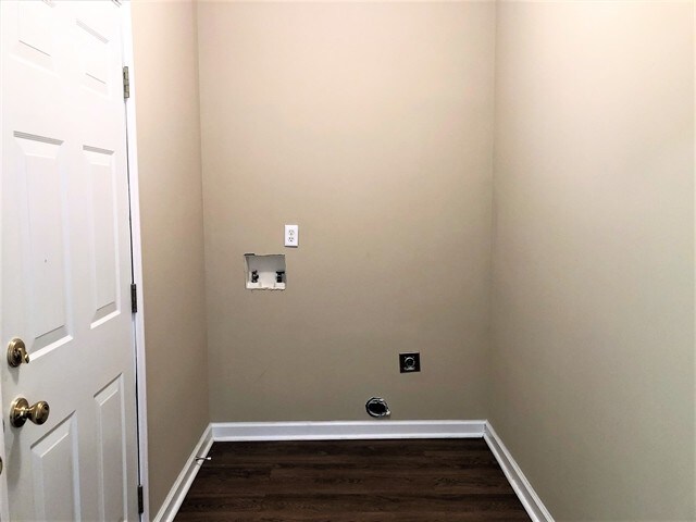 Building Photo - 180 Hainsworth Dr