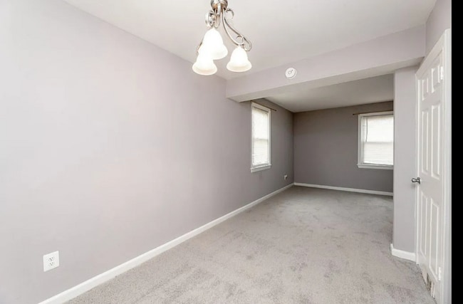 Building Photo - 2570 Iverson St
