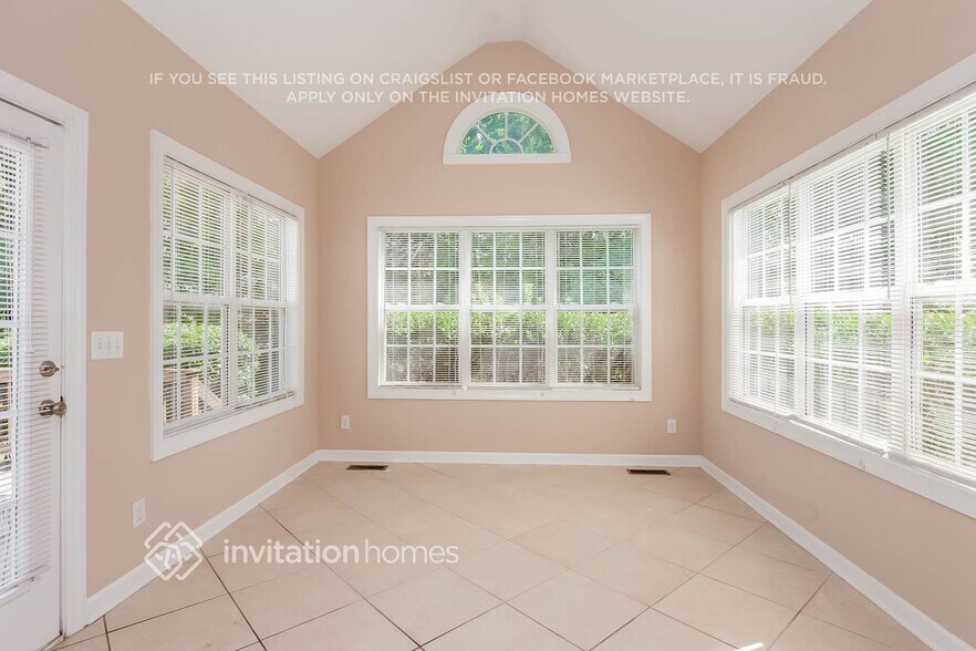Building Photo - 5925 Mapleview Pl