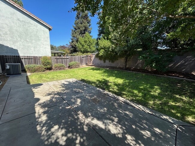 Building Photo - REDUCED!!!