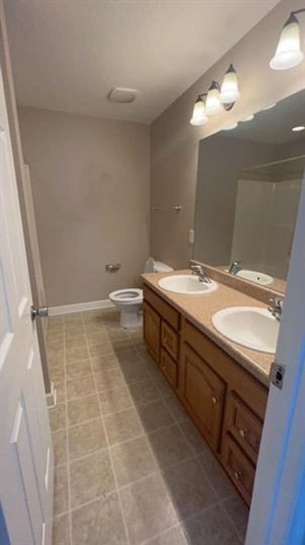 Building Photo - 3 Bed/ 2.5 Bath Home very close to Fort Stewart gate seven!!