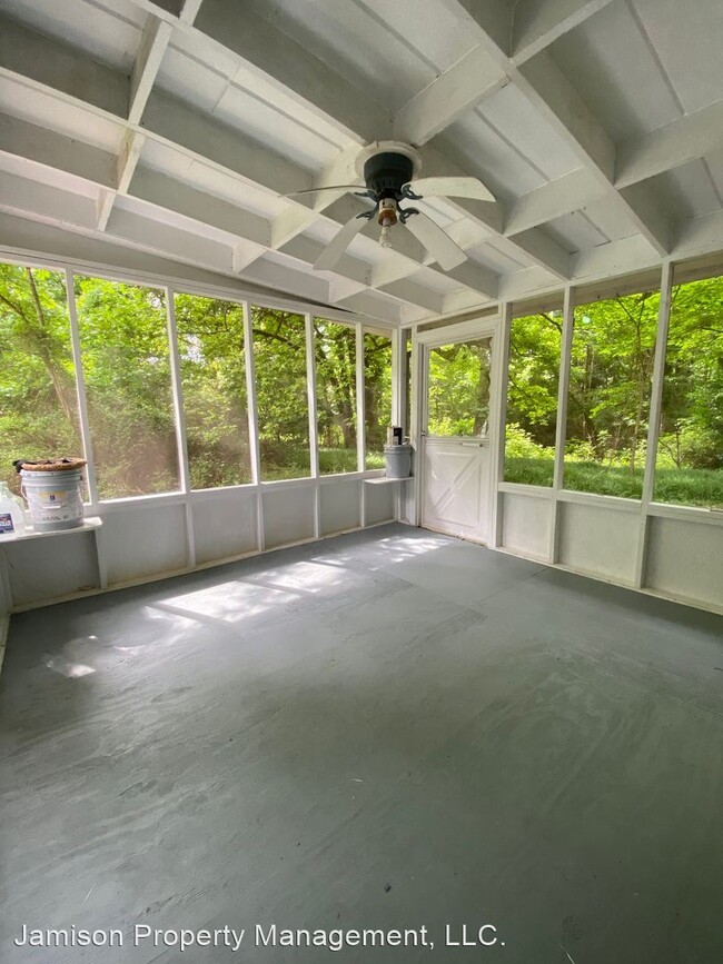 Building Photo - 2 br, 2 bath House - 1720 E John Street
