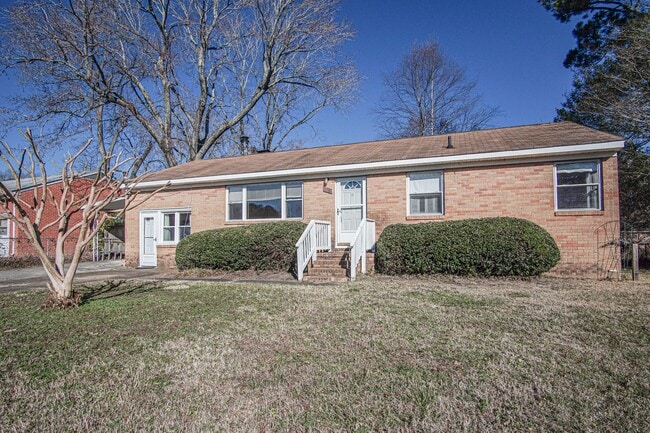Building Photo - Williamsburg VA 3BR Rental – Updated Home with Granite Kitchen, Bonus Room & Fenced Backyard