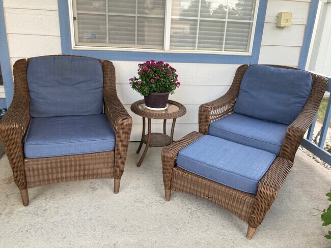 Building Photo - 289 Lionel Ln