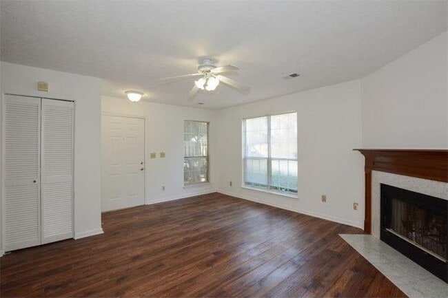 Building Photo - 1015 Rock Creek Ln