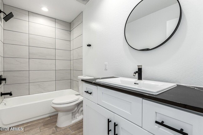 Building Photo - 511 S 98th Way