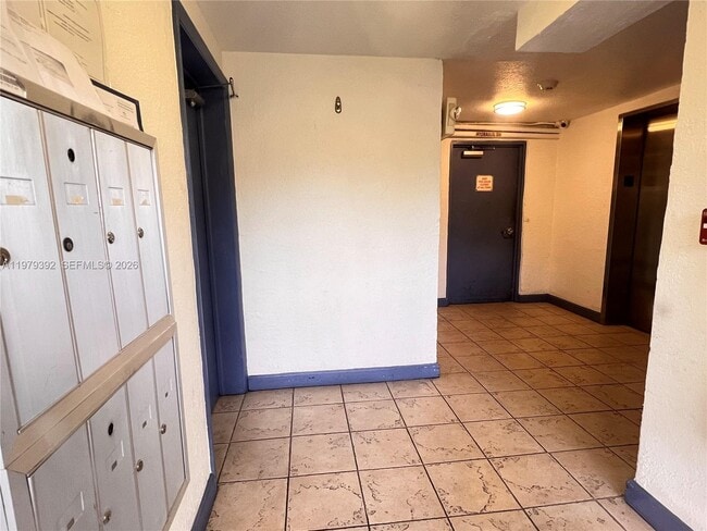 Building Photo - 12290 NE 11th Ct