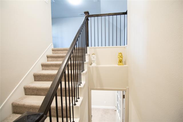 Building Photo - 6267 Blythe Dr