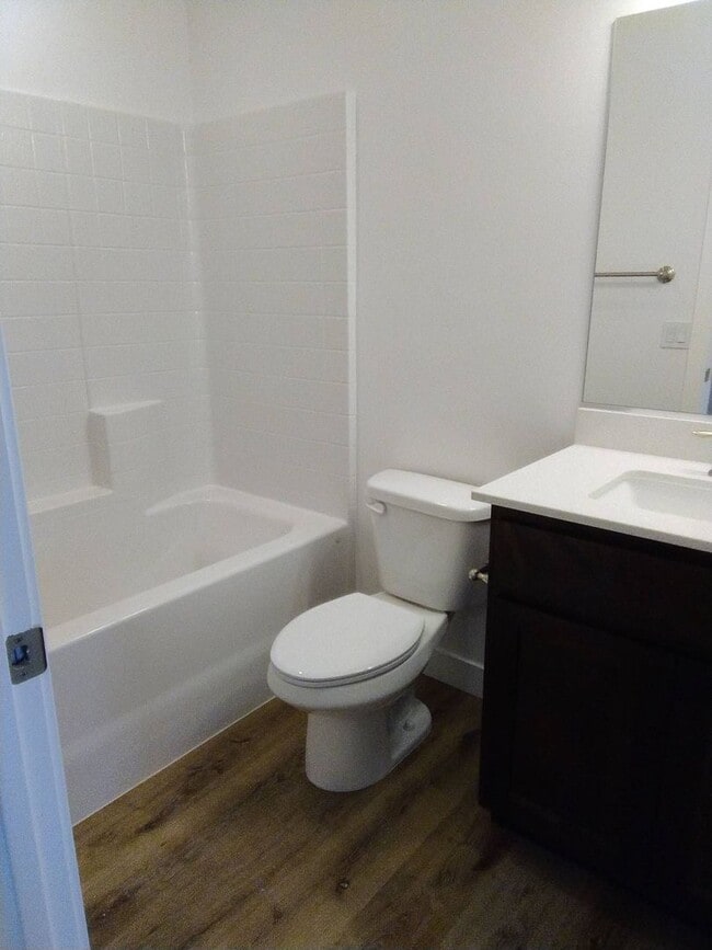 Building Photo - Brand New Townhome!