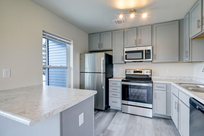 Building Photo - Grand Monarch Apartments