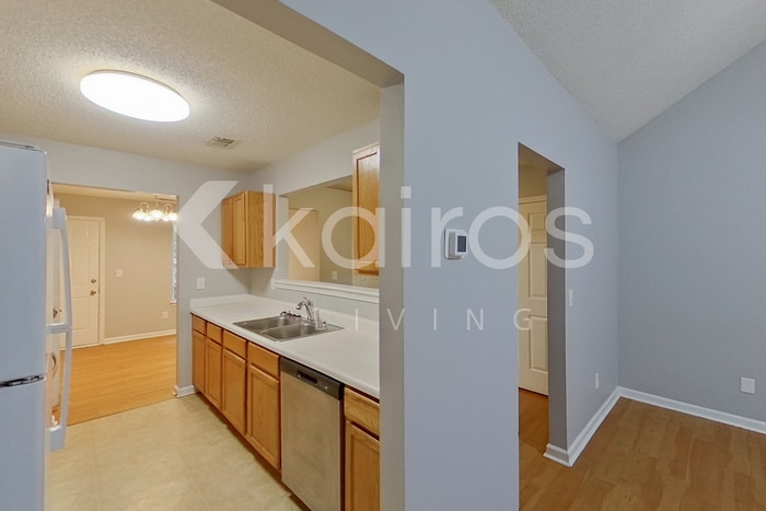 Building Photo - 1763 Park Ct