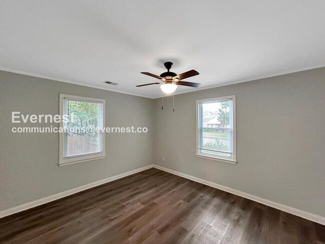 Building Photo - 835 Margo Ln