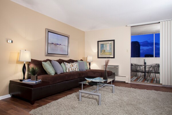 Interior Photo - 4600 E Kentucky