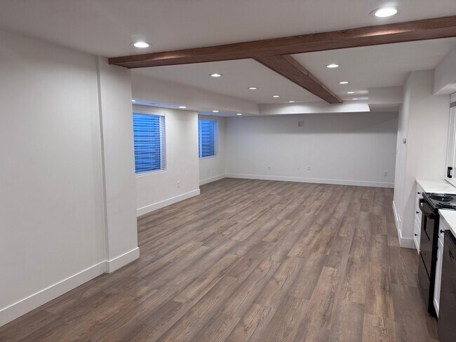 Building Photo - 11302 S Silver Ridge Dr