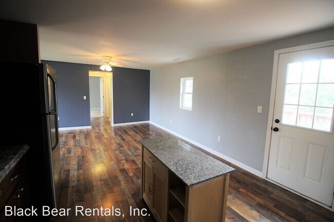 Building Photo - 1 br, 2 bath House - 424 Deaverview Road