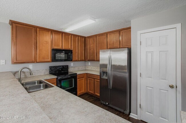Building Photo - Beautiful 2/2.5 in Fleming Island