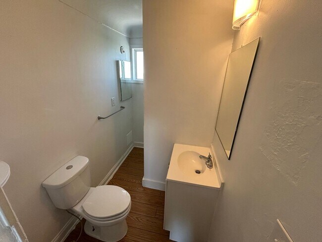 Building Photo - 218 Segur Ave