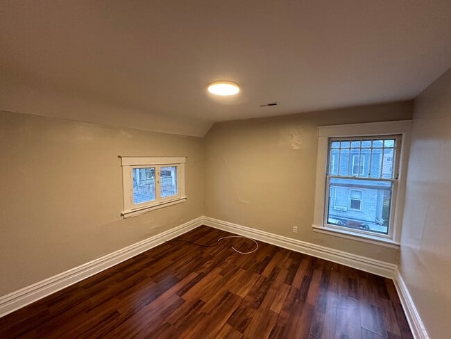 Building Photo - 517 Walnut Ct