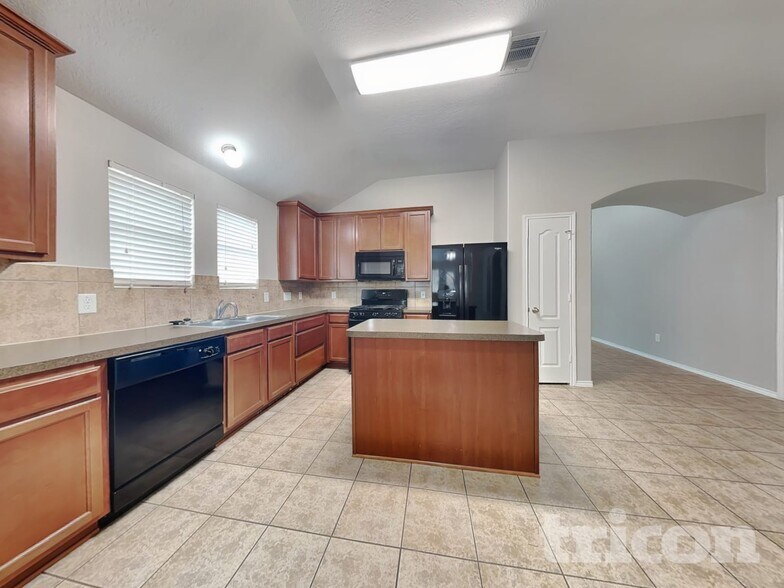 Building Photo - 8039 Branson Park Ln