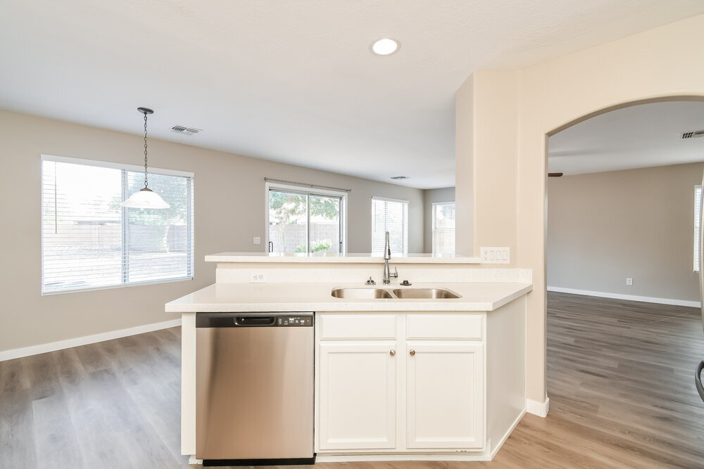 Building Photo - 31543 N Cactus Dr