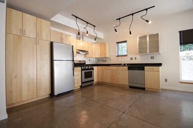 Primary Photo - 1513 F St