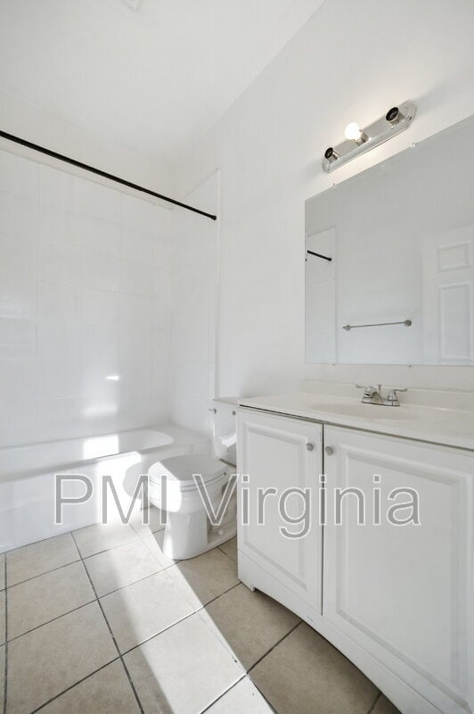 Building Photo - 36 Cedar Ave